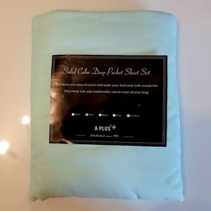 Full Size Deep Pocket Sheet Set in a Light Teal, Very Soft Fabric.Brand New!